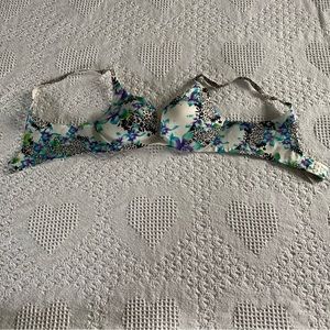 Victorias Secret Bra (32A)